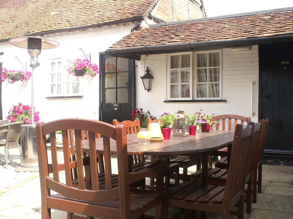 The Saracens Head Inn Amersham Ngoại thất bức ảnh