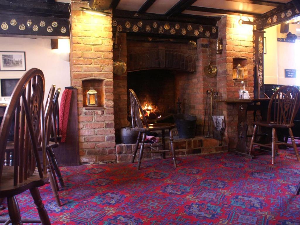 The Saracens Head Inn Amersham Ngoại thất bức ảnh