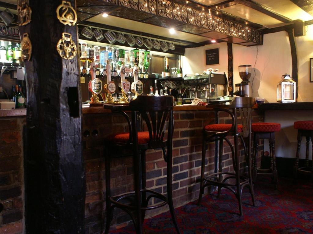 The Saracens Head Inn Amersham Ngoại thất bức ảnh