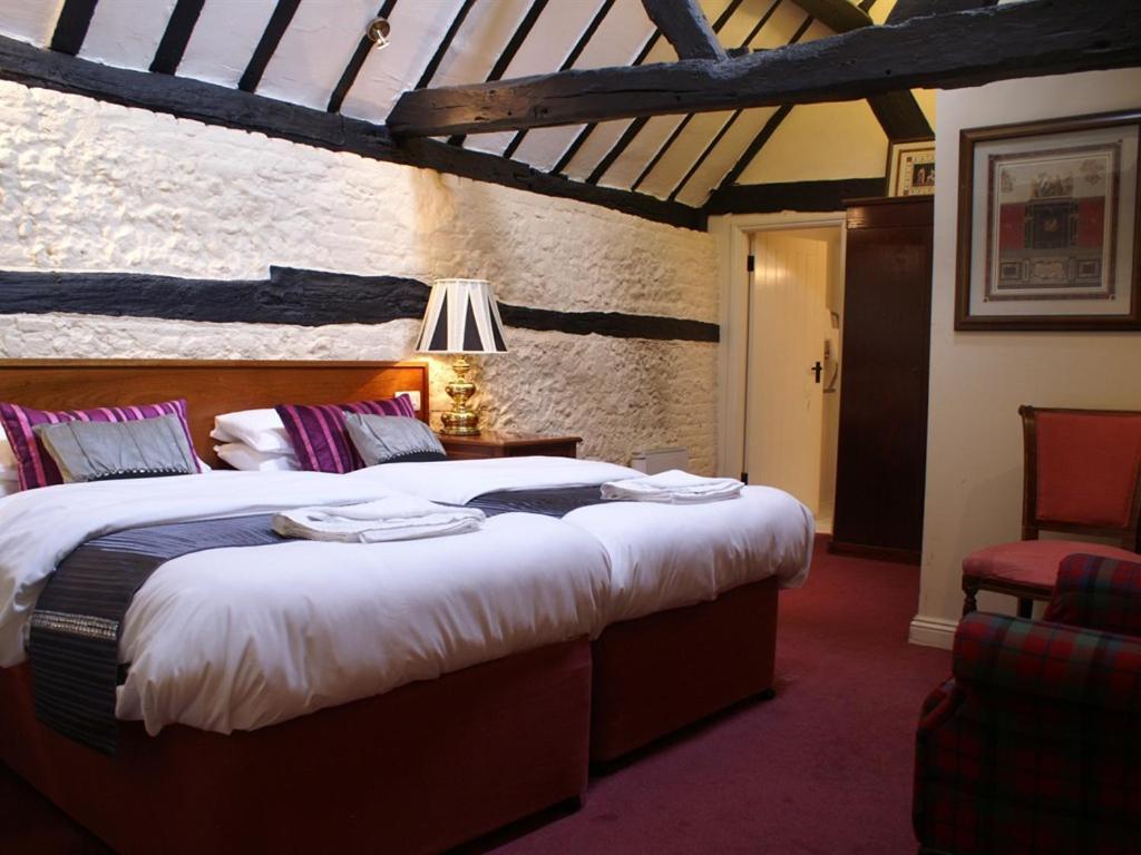 The Saracens Head Inn Amersham Ngoại thất bức ảnh